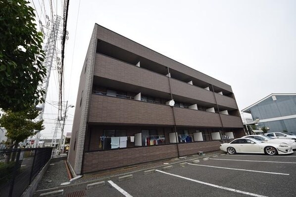 アンプルール フェール ブゥルジョンの物件外観写真